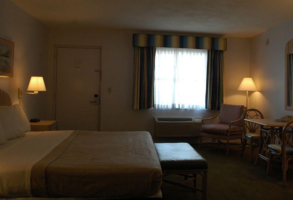 Travelodge By Wyndham Venice Venice Gardens Exterior photo