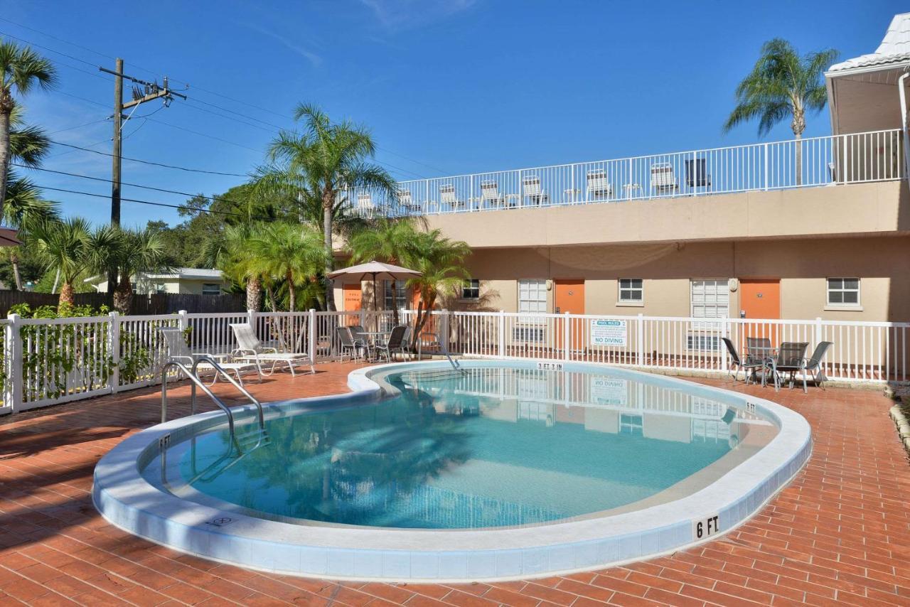 Travelodge By Wyndham Venice Venice Gardens Exterior photo