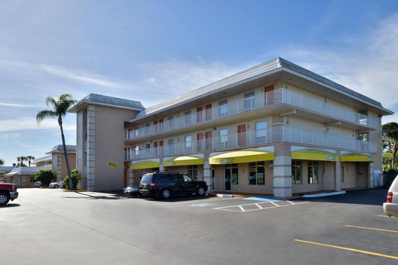 Travelodge By Wyndham Venice Venice Gardens Exterior photo